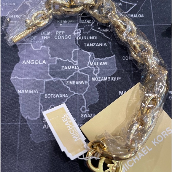 Michael Kors Gold Chunky Toggle Bracelet - Picture 6 of 6